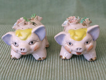 Load image into Gallery viewer, Smiling Pigs-Vintage Salt &amp; Pepper Shakers