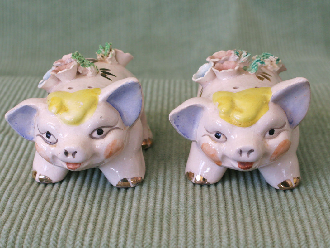 Smiling Pigs-Vintage Salt & Pepper Shakers